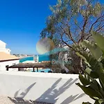 Heart By Sunny Deluxe Apartment